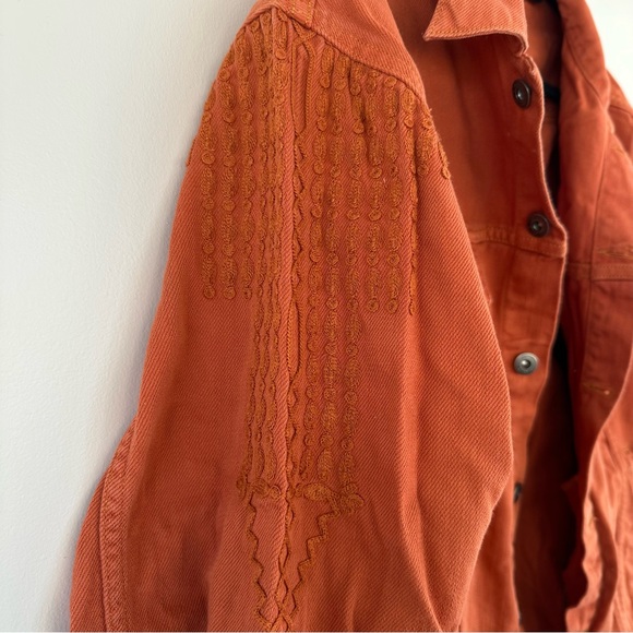Levi Strauss Burnt Orange Denim Jacket with Embroidered Shoulder Detail Size L - Picture 4 of 8